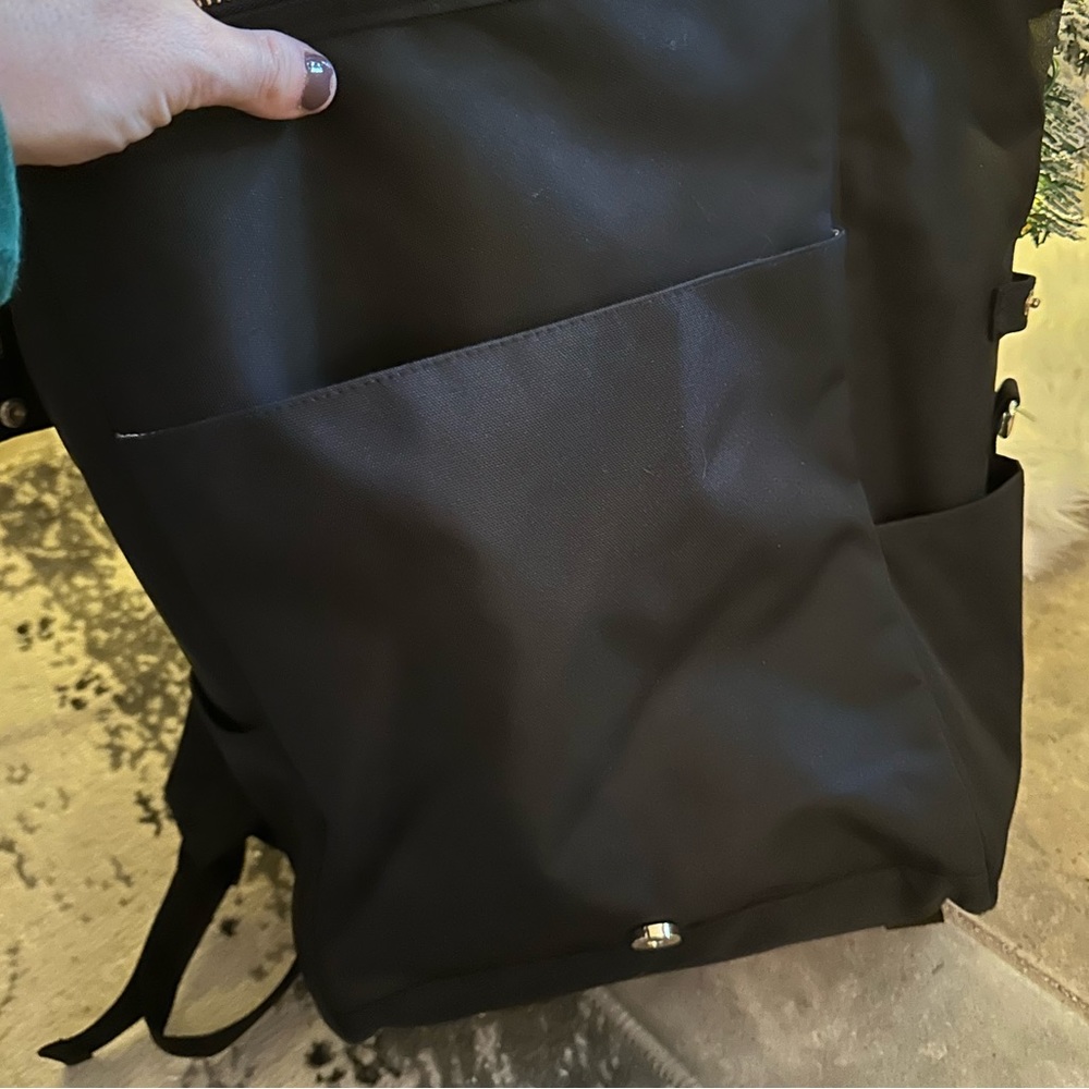 Black Amazon Backpack - Picture 2 of 3